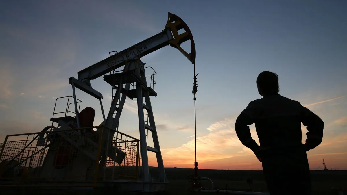 Equipo de bombeo petrolero con casing de revestimiento